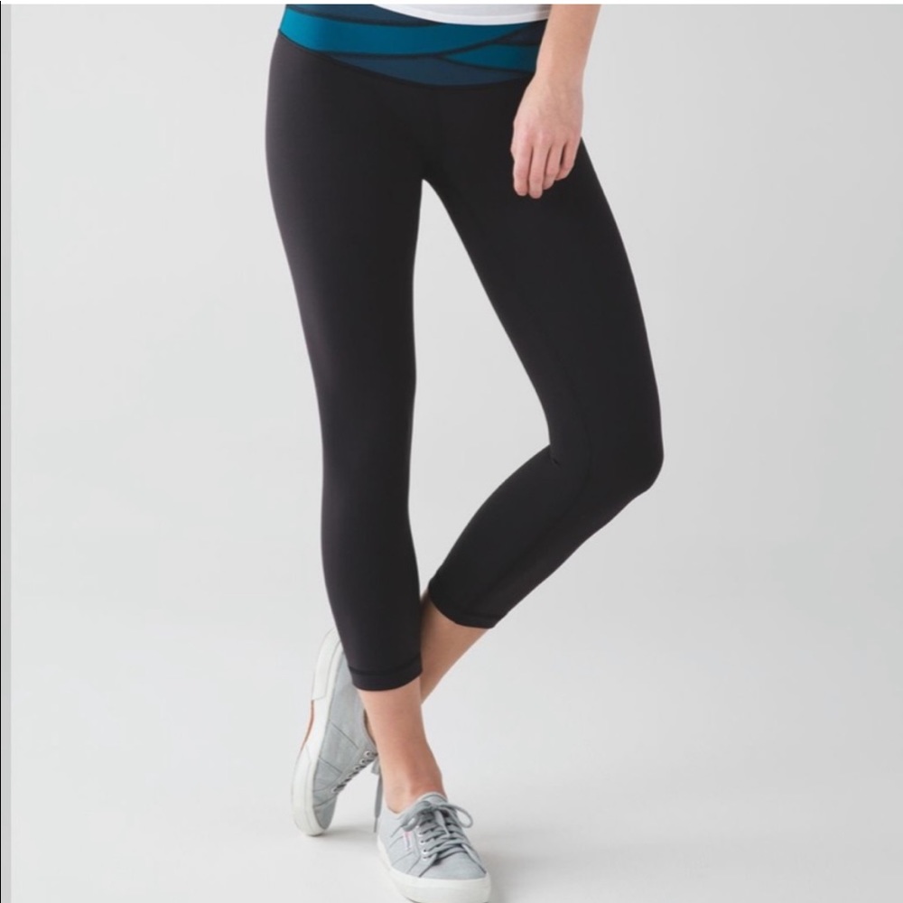 Lululemon Wunder Under Crop III Size 6